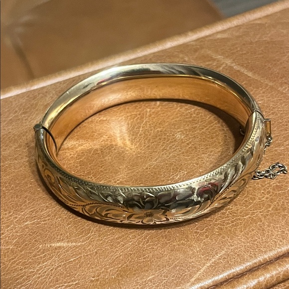 Etched gold filled bracelet - Picture 2 of 10